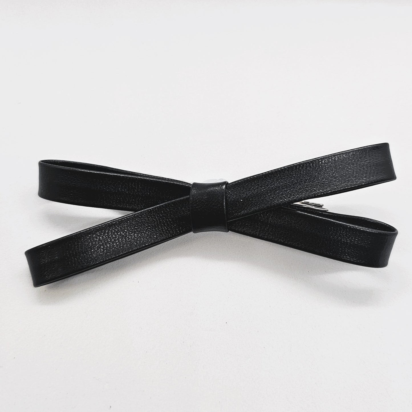 Eva Basic Black Faux Leather Alligator Clip