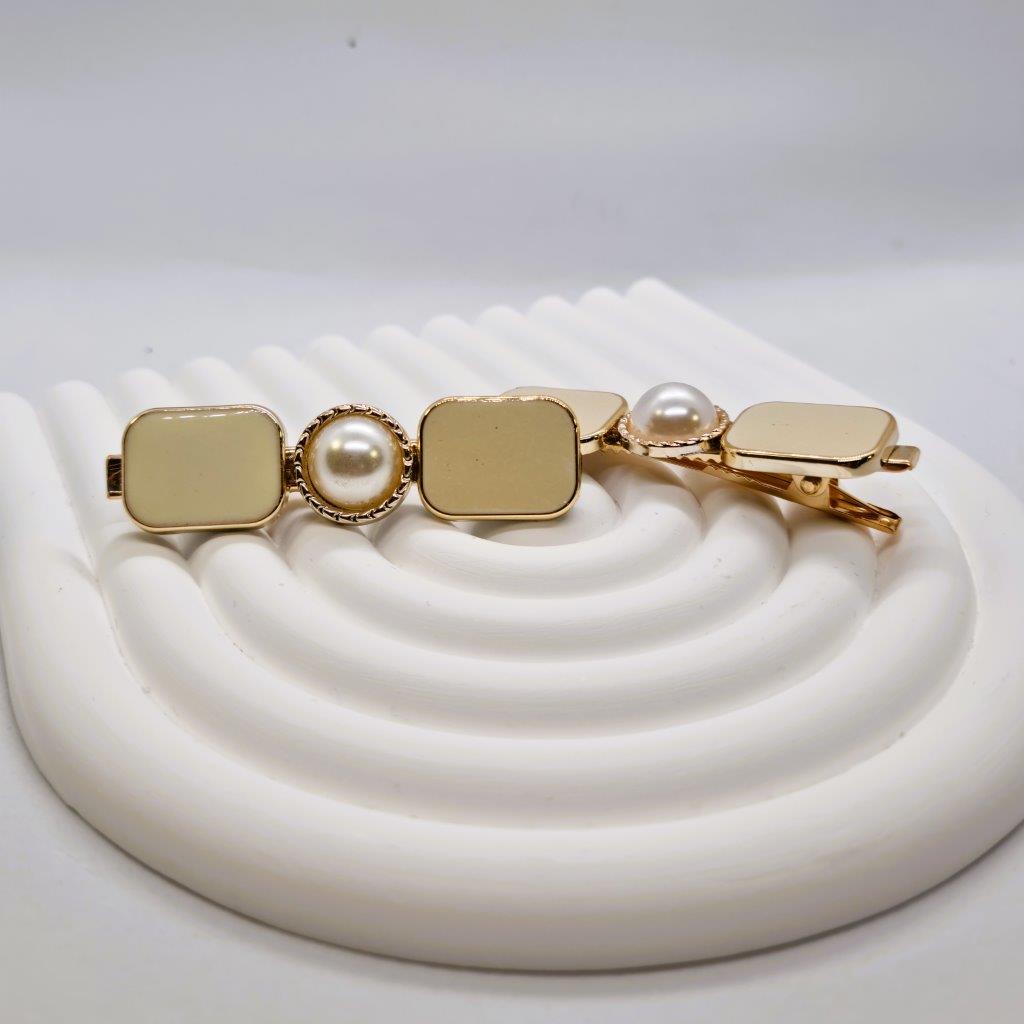 Mia Enamel & Pearl Alligator Clip - Pair