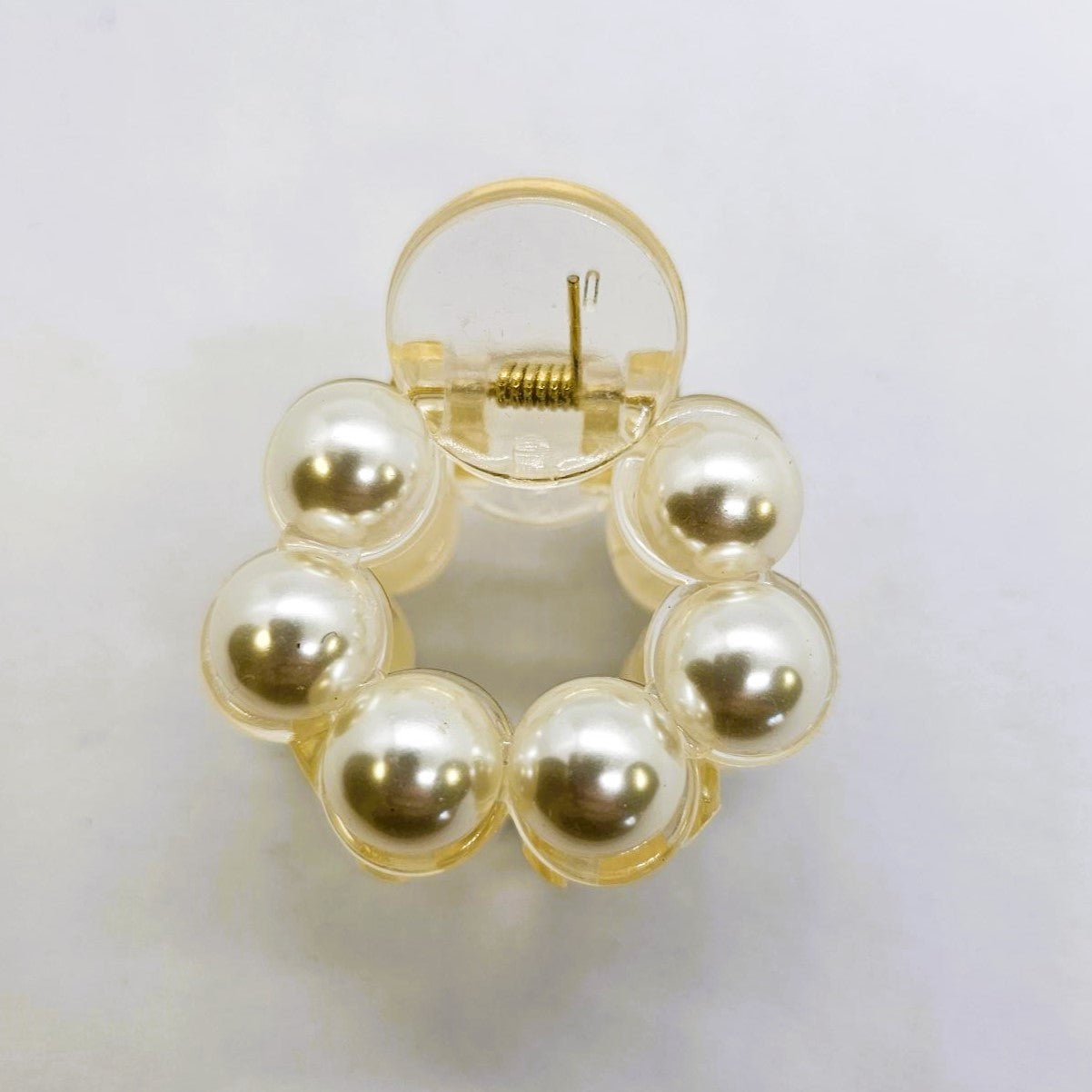 Nicole Round Pearl Claw Clip