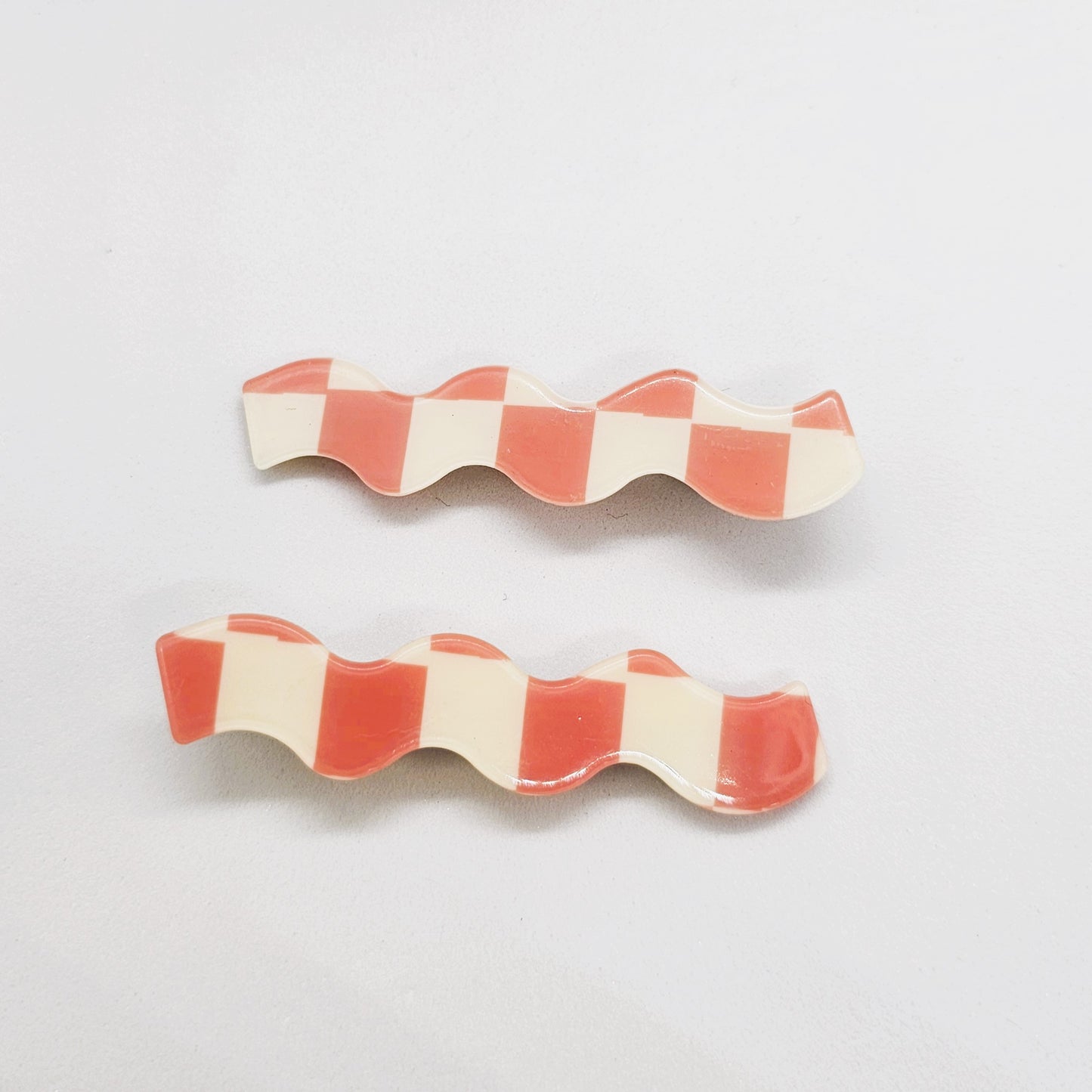 Wanda Wavy Resin Alligator Clip - Pair