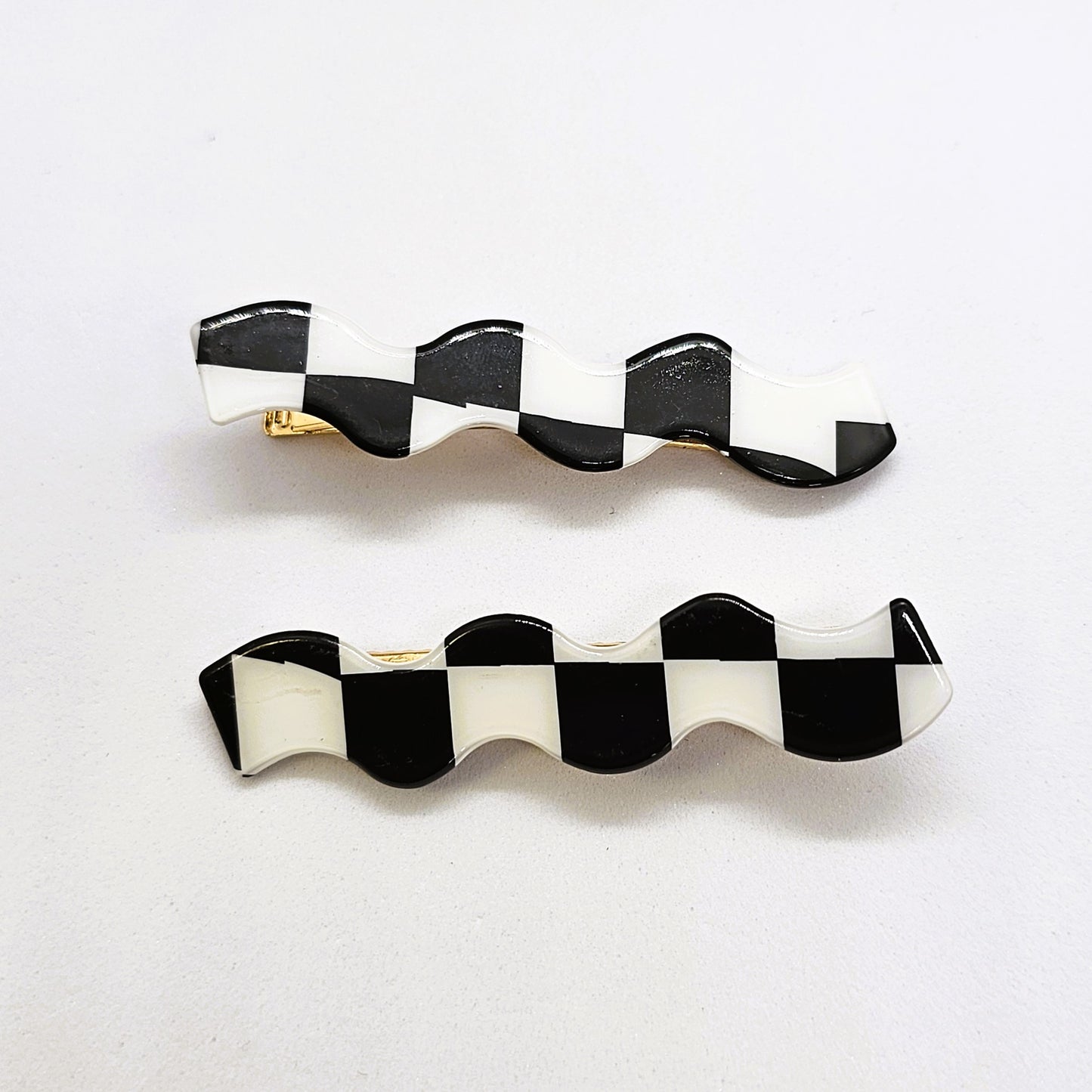 Wanda Wavy Resin Alligator Clip - Pair