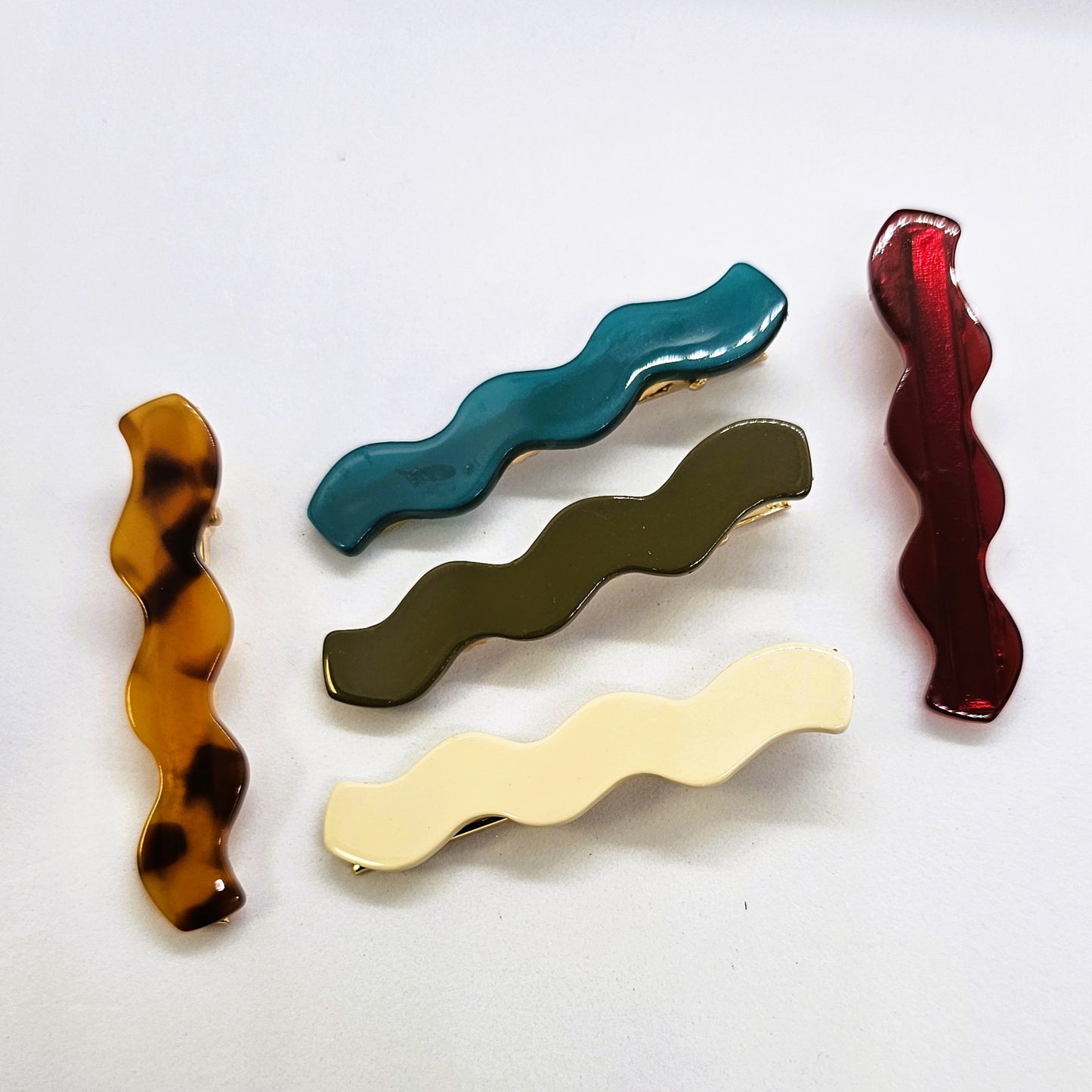 Wanda Wavy Resin Alligator Clip - Pair