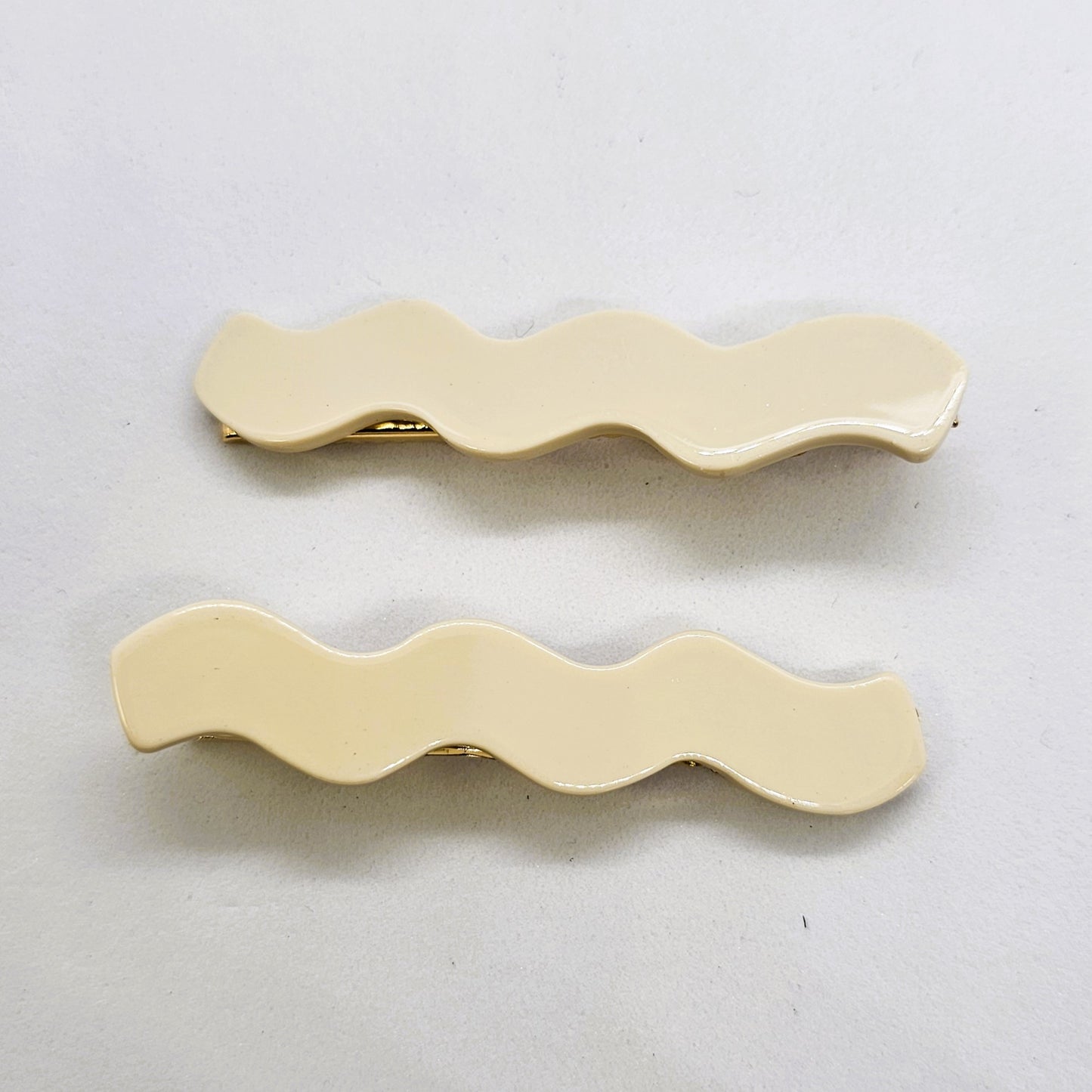 Wanda Wavy Resin Alligator Clip - Pair