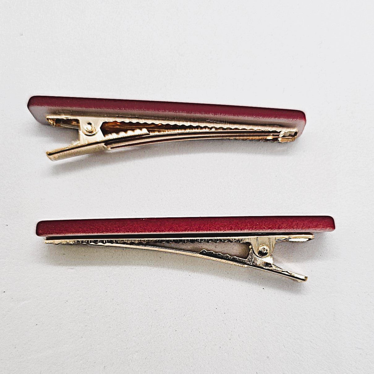 Linea Matte Resin Alligator Clip - Pair