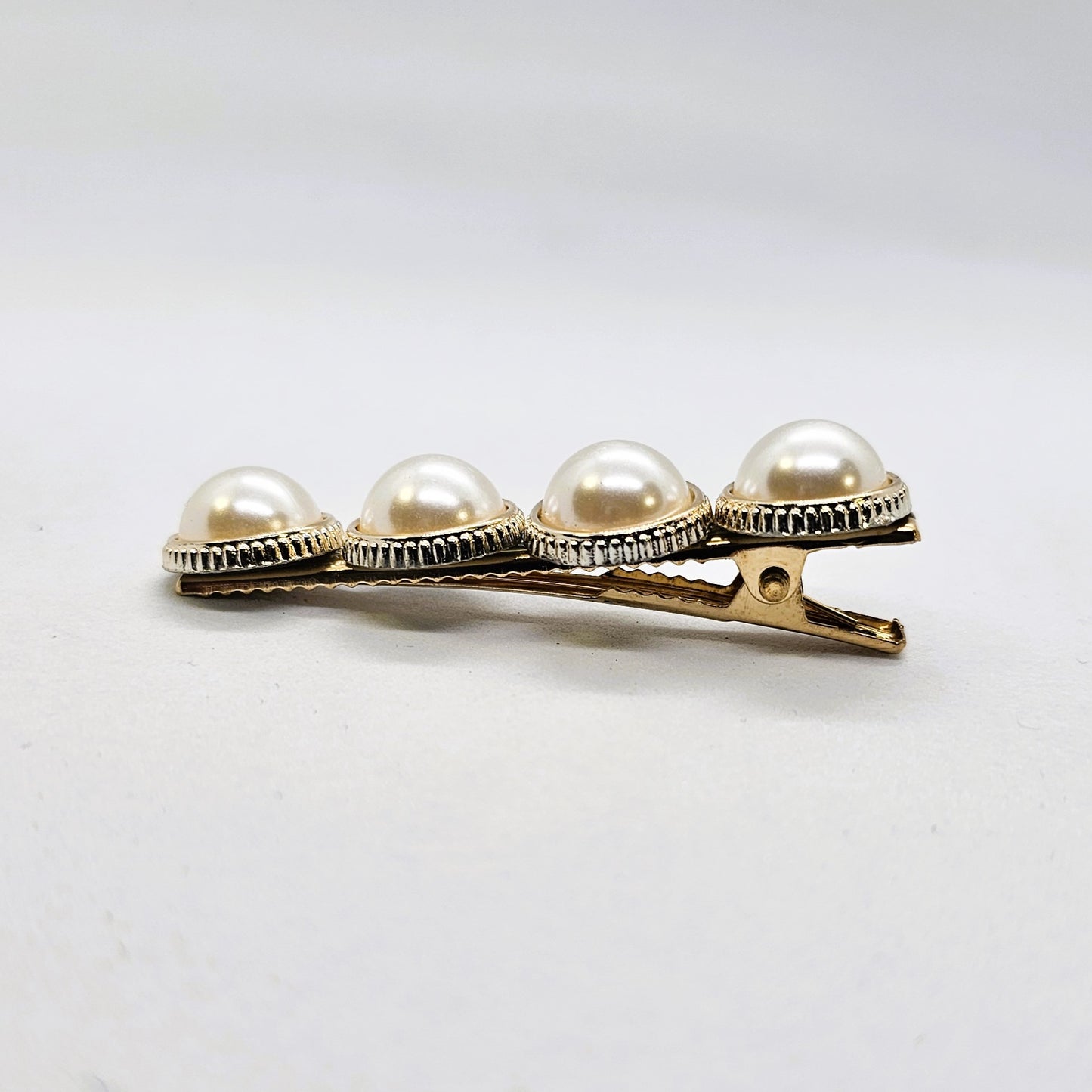 Elizabeth Gold & Pearl Alligator Clip - Pair