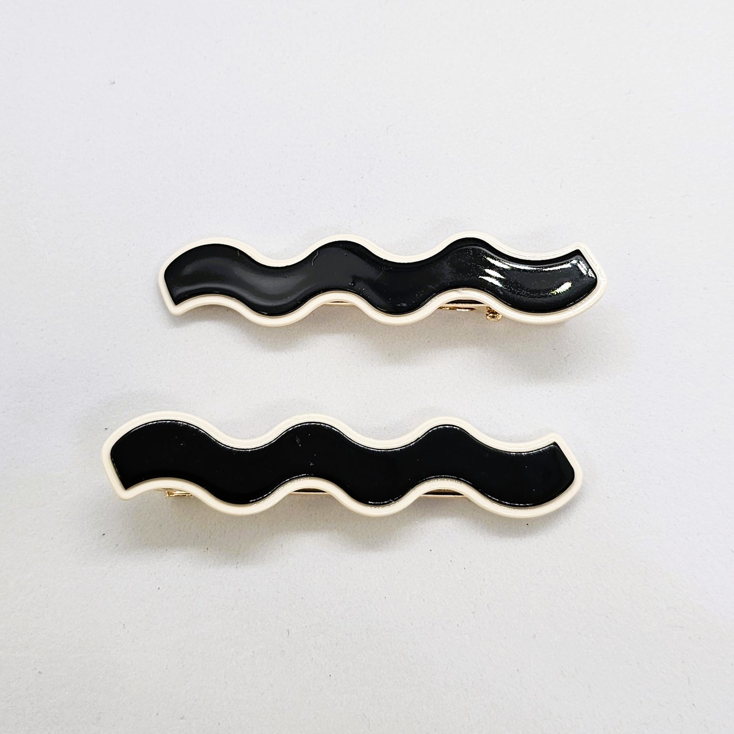 Wanda Wavy Resin Alligator Clip - Pair