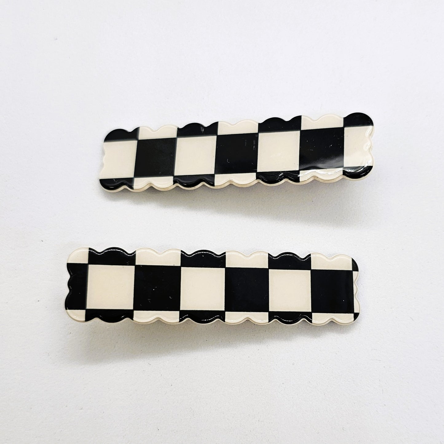 Biscuit Monochrome Alligator Clip - Pair