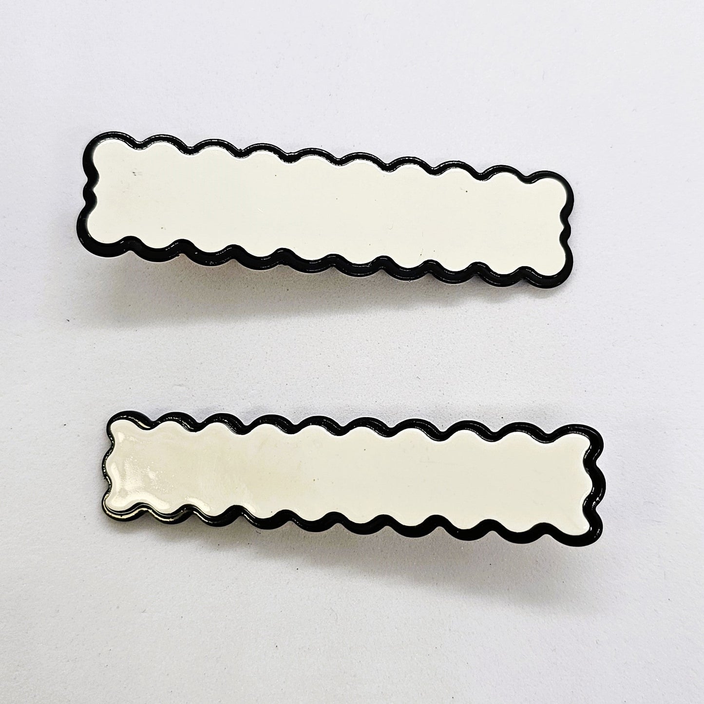 Biscuit Monochrome Alligator Clip - Pair