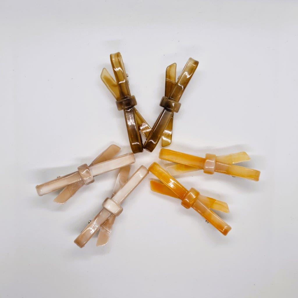 Eleanor Medium Resin Bow Alligator Clip - Pair