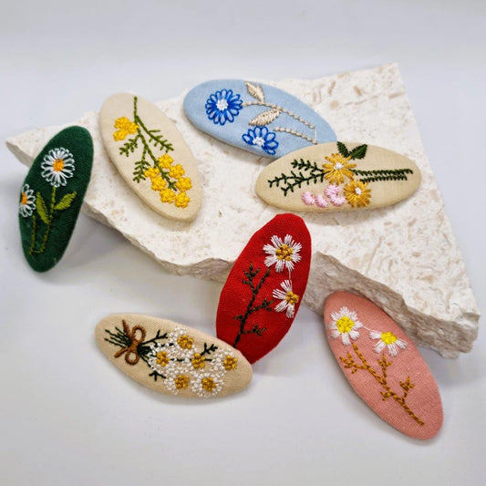 Victoria Junior Embroidered Snap Clip