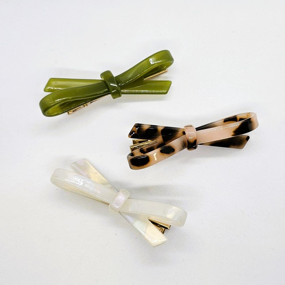 Eleanor Medium Resin Bow Barrette - Single