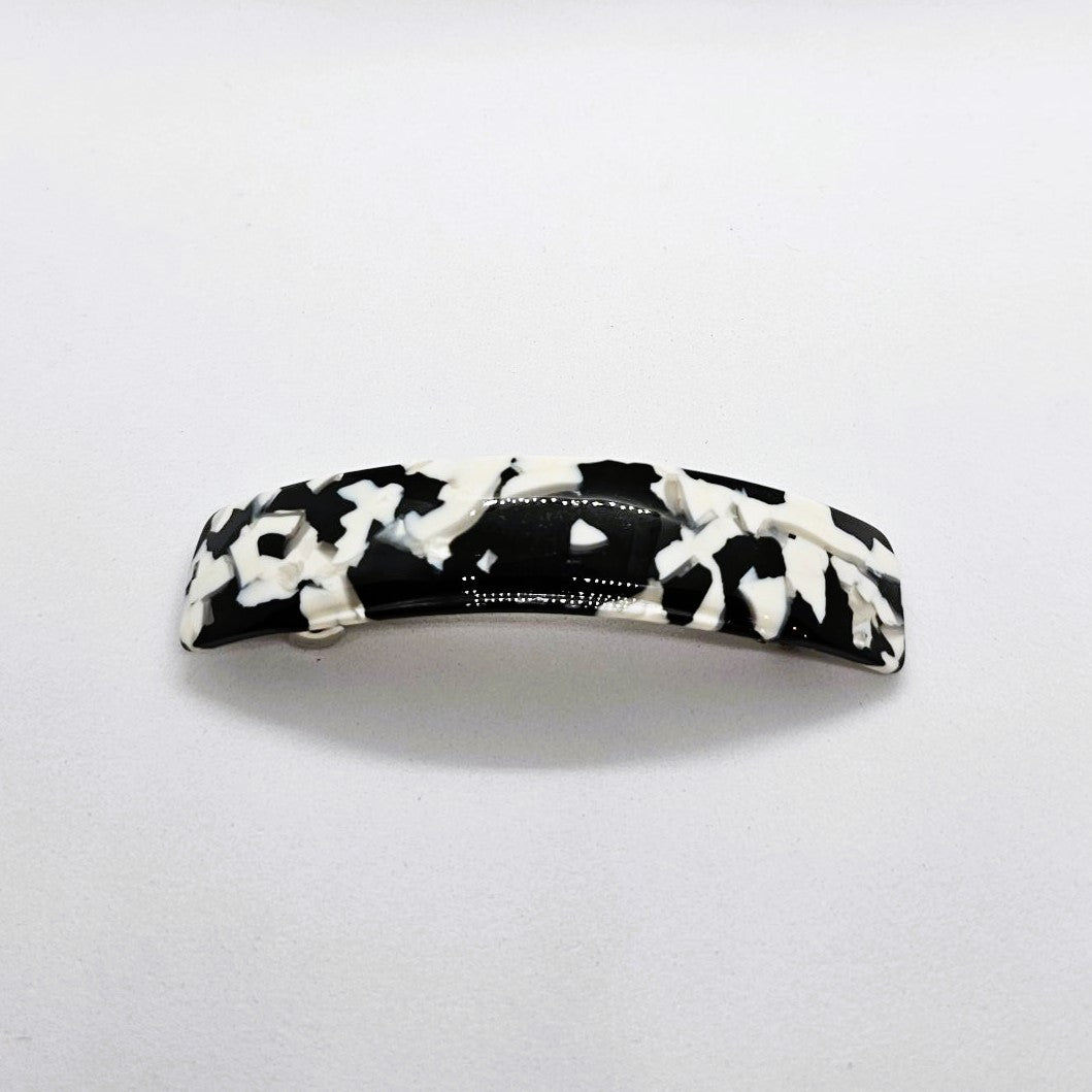 Onyx Medium Curved Barrette