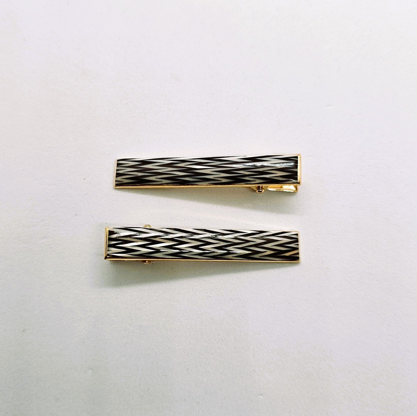 Nadia Gold & Resin Alligator Clip - Pair