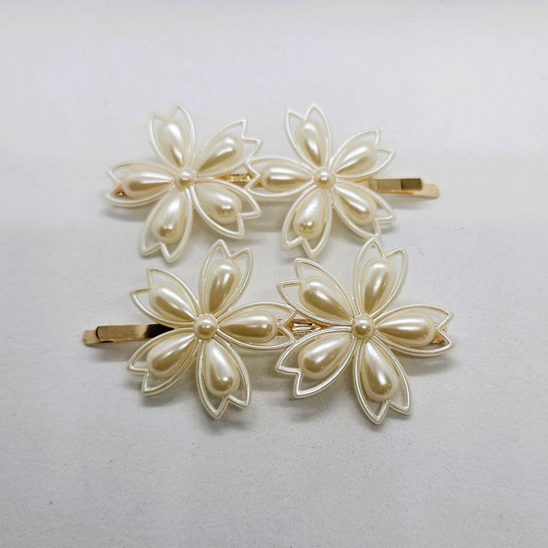 Felicity Gold & Pearl Hair Slide