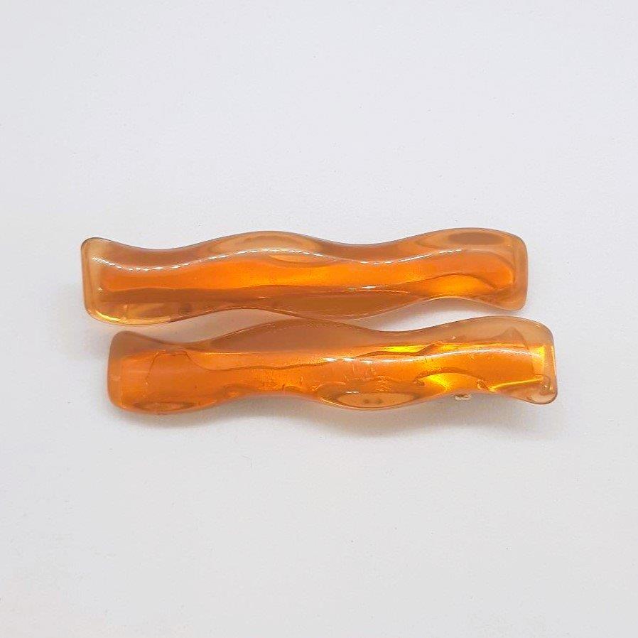 Wanda Wavy Transparent Rounded Resin Alligator Clip